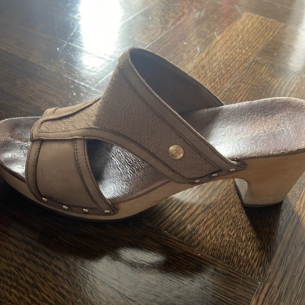 UGGs clog sandals